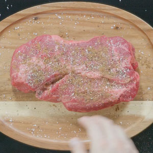 dry rub on a chuck roast