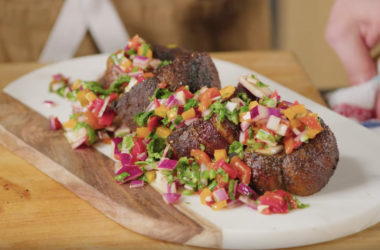 smoy chili rubbed coulotte with fancy red pepper salsa