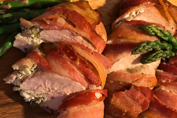 bacon wrapped stuffed chicken