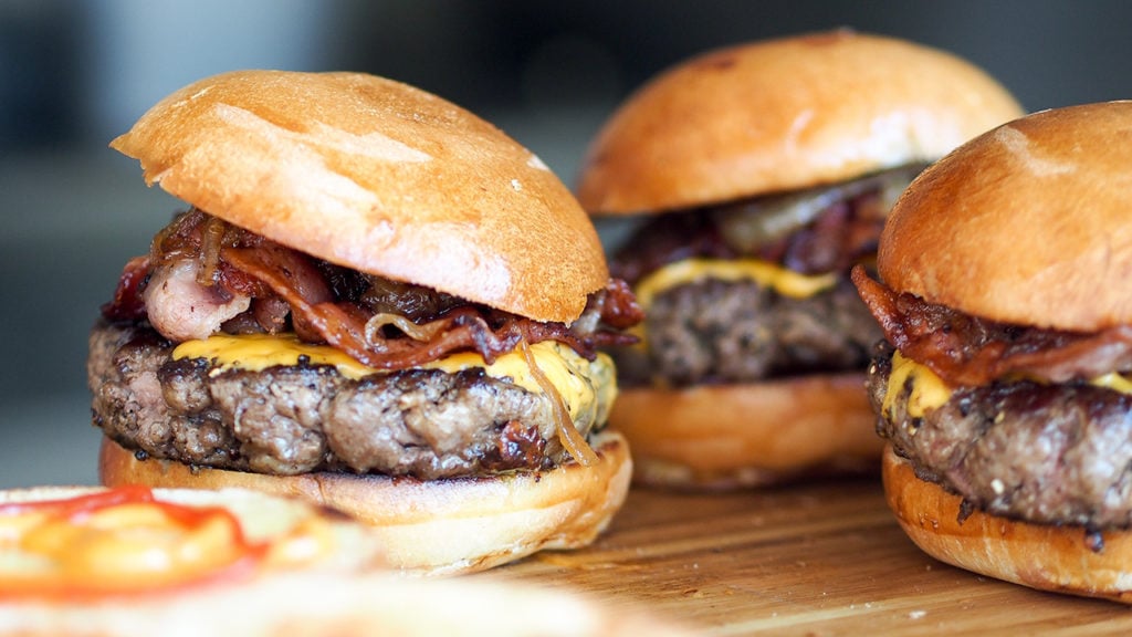 cheeseburgers with bacon