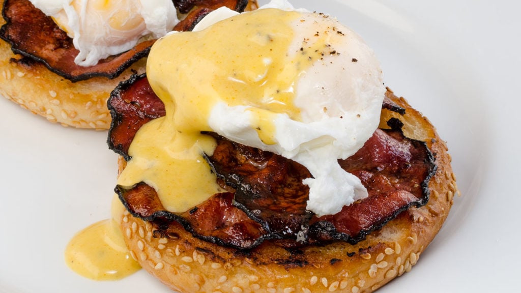 eggs benedict hollandaise sauce