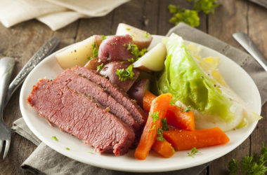 corned beef and cabbage with carrots and potatoes