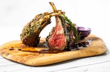rack of lamb crusted with mint and garlic