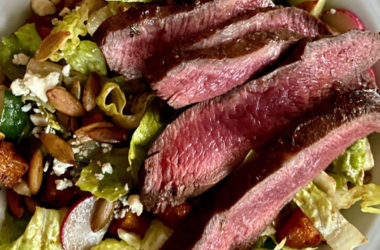 steak salad with chilis and squash