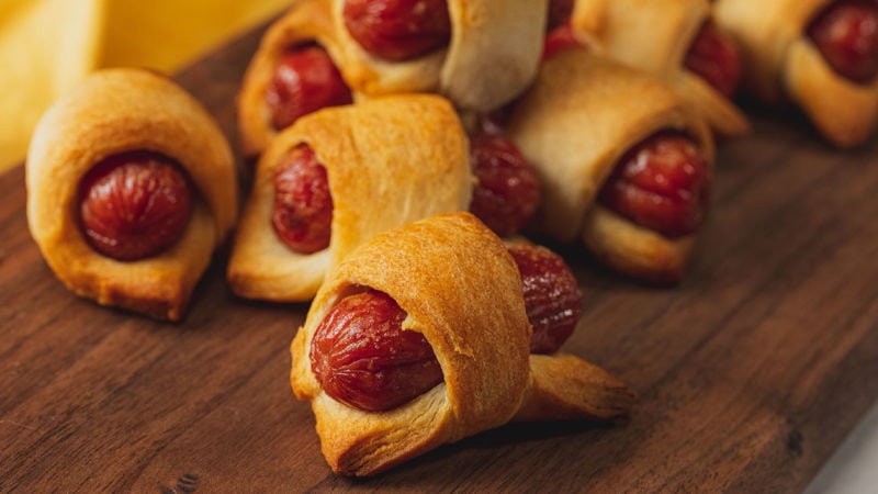 mini hot dogs in a blanket