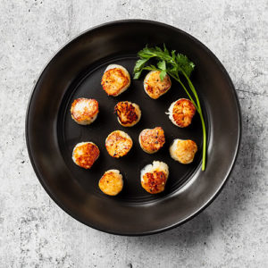 baked scallops on dish
